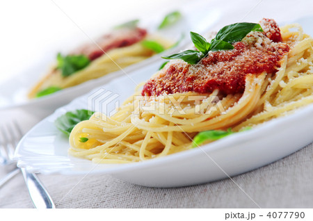 Pasta and tomato sauce 4077790