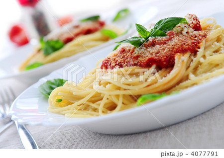 Pasta and tomato sauce 4077791