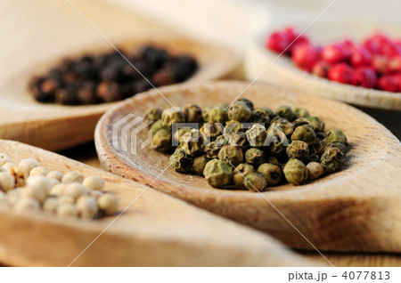 Assorted peppercorns Assorted peppercorns 4077813