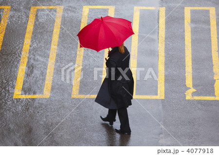 pedestrain with umbrella 4077918