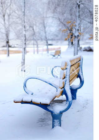 Winter bench 4078028