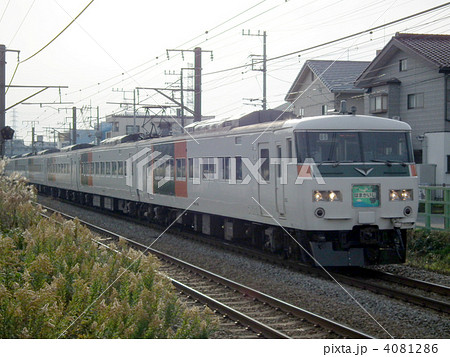 特急はまかいじ　185系　淵野辺付近 4081286