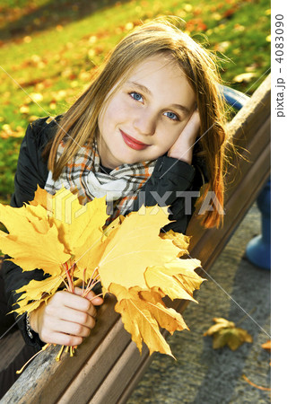 Teenage girl in the fall 4083090