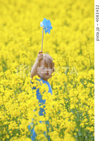 boy with pinwheel 4083432