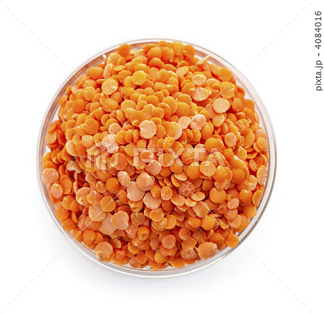 Red lentils in a bowl from above Red lentils in a bowl from above 4084016