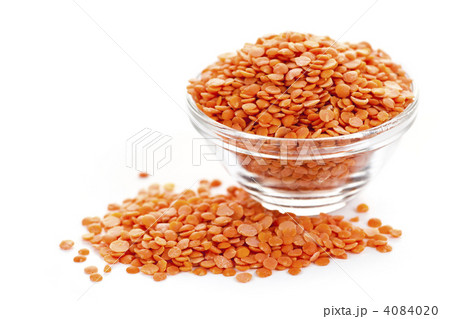 Bowl of uncooked red lentils 4084020