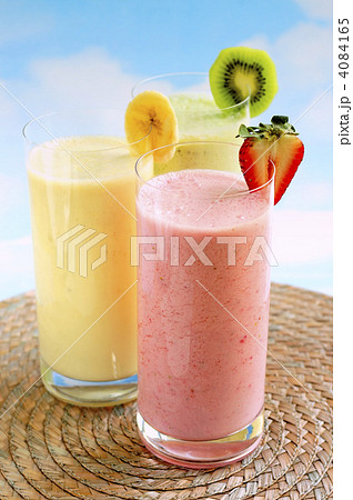 Assorted fruit smoothies 4084165