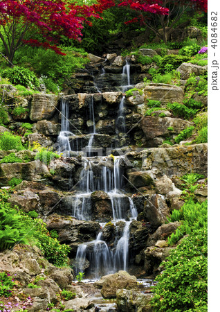 Cascading waterfall 4084682
