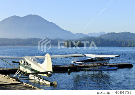 Sea planes at dock in Tofino, Vancouver Island, Canada Sea planes at dock in Tofino, Vancouver Island, Canada 4084755