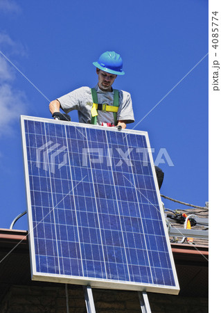 Solar panel installation Solar panel installation 4085774