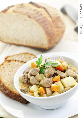 Bowl of beef stew Bowl of beef stew 4085804