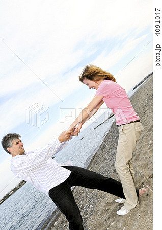 Happy mature couple 4091047