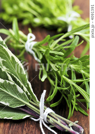Bunches of fresh herbs 4091391