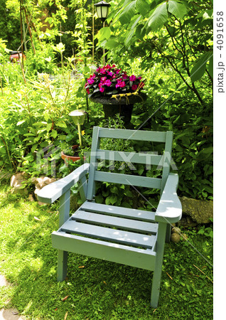 Chair in green garden 4091658