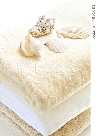 Stack of towels 4091681