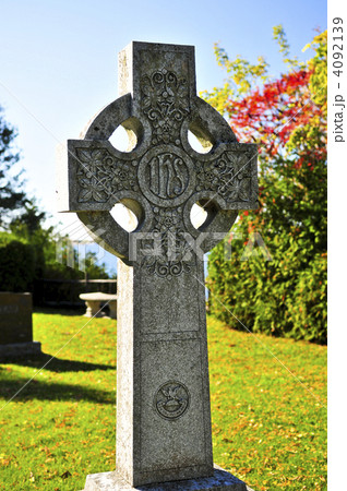 Graveyard with celtic cross 4092139