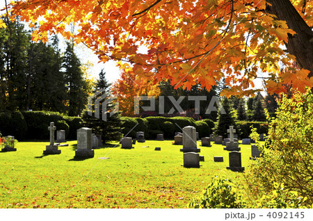 Graveyard with tombstones 4092145