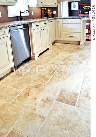 Tile floor in modern kitchen Tile floor in modern kitchen 4092416
