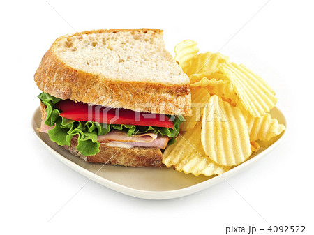Sandwich and potato chips 4092522