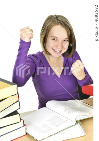 Teenage girl studying 4092582