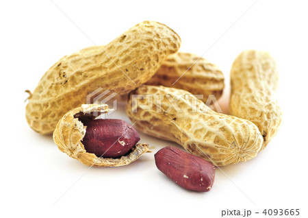 Peanuts and shells 4093665