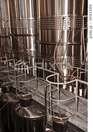 Wine making equipment 4093989