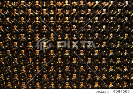 Wine bottles 4094000