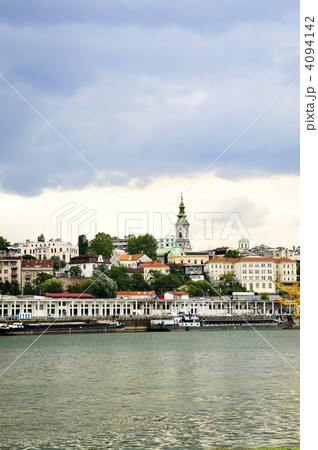 Belgrade cityscape on Danube 4094142