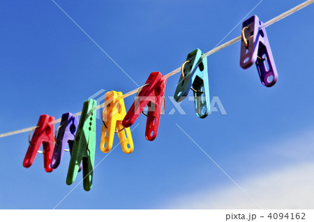 Colorful clothes pins 4094162