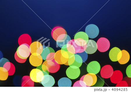 Blurred Christmas lights 4094285