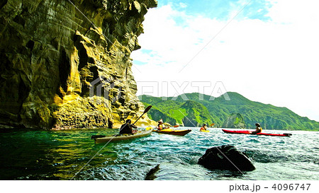 海の洞窟・シーカヤック（静岡県下田市） 4096747
