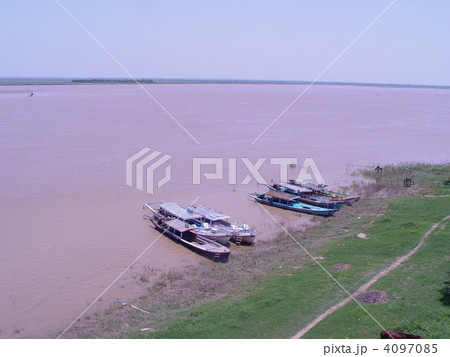 エーヤワディ川(旧イラワジ川)（バガン／ミャンマー） 4097085