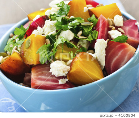 Roasted red and golden beets 4100904