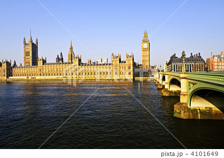 Palace of Westminster and bridge 4101649
