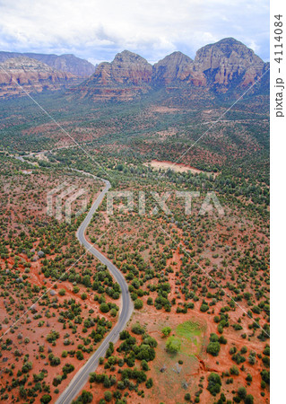 Road through Red Rocks 4114084
