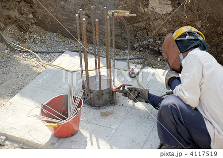 パイル柱頭のアーク溶接 4117519