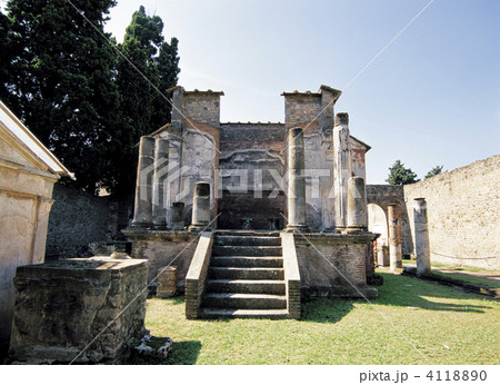 ナポリ郊外のポンペイ遺跡 4118890