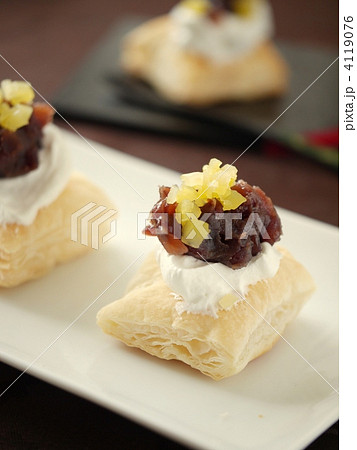 モノトーンのしつらえでいただく和風パイ 4119076