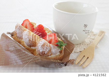 スイーツ シュークリーム 苺 スイーツ シュークリーム 苺 4121562
