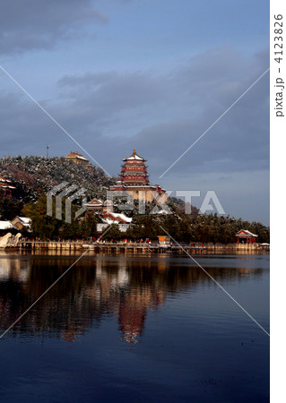 中国北京頤和園公園ー佛香閣 4123826