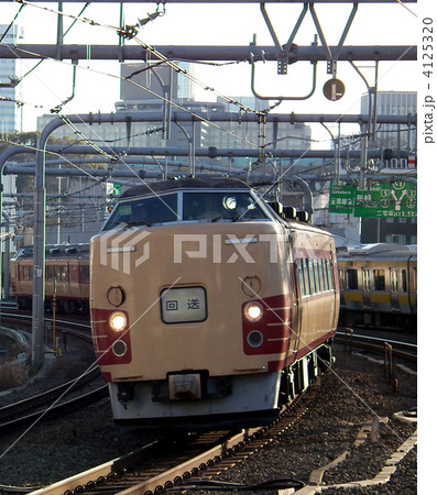 特急新宿さざなみ 183.189系 信濃町駅 特急新宿さざなみ 183.189系 信濃町駅 4125320