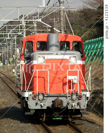 DE10形　単機　長浦駅 4125539