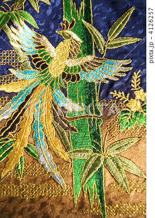 竹と桐に鳳凰・伝統刺繍縦位置 4126257