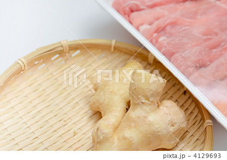 生姜焼き　材料 4129693