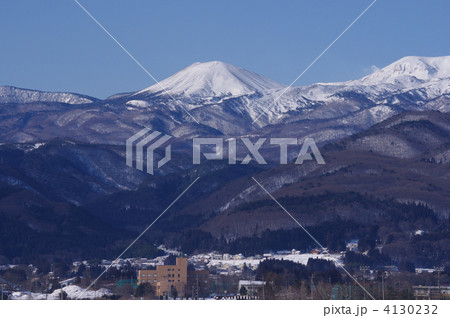 冬の吾妻小富士山　冬の吾妻連邦と山麓 4130232