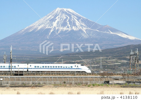 300系新幹線と富士山 4138110