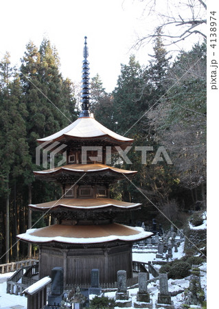 国宝「安楽寺八角三重塔」 4138974