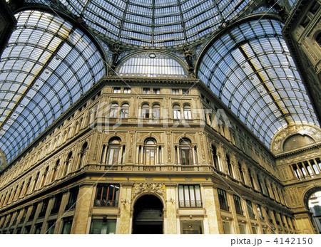 ナポリのウンベルト１世のガッレリア 4142150