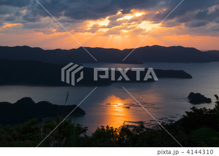 奄美大島・大島海峡の夕景 奄美大島・大島海峡の夕景 4144310
