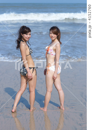 水着の若い女性 4152760